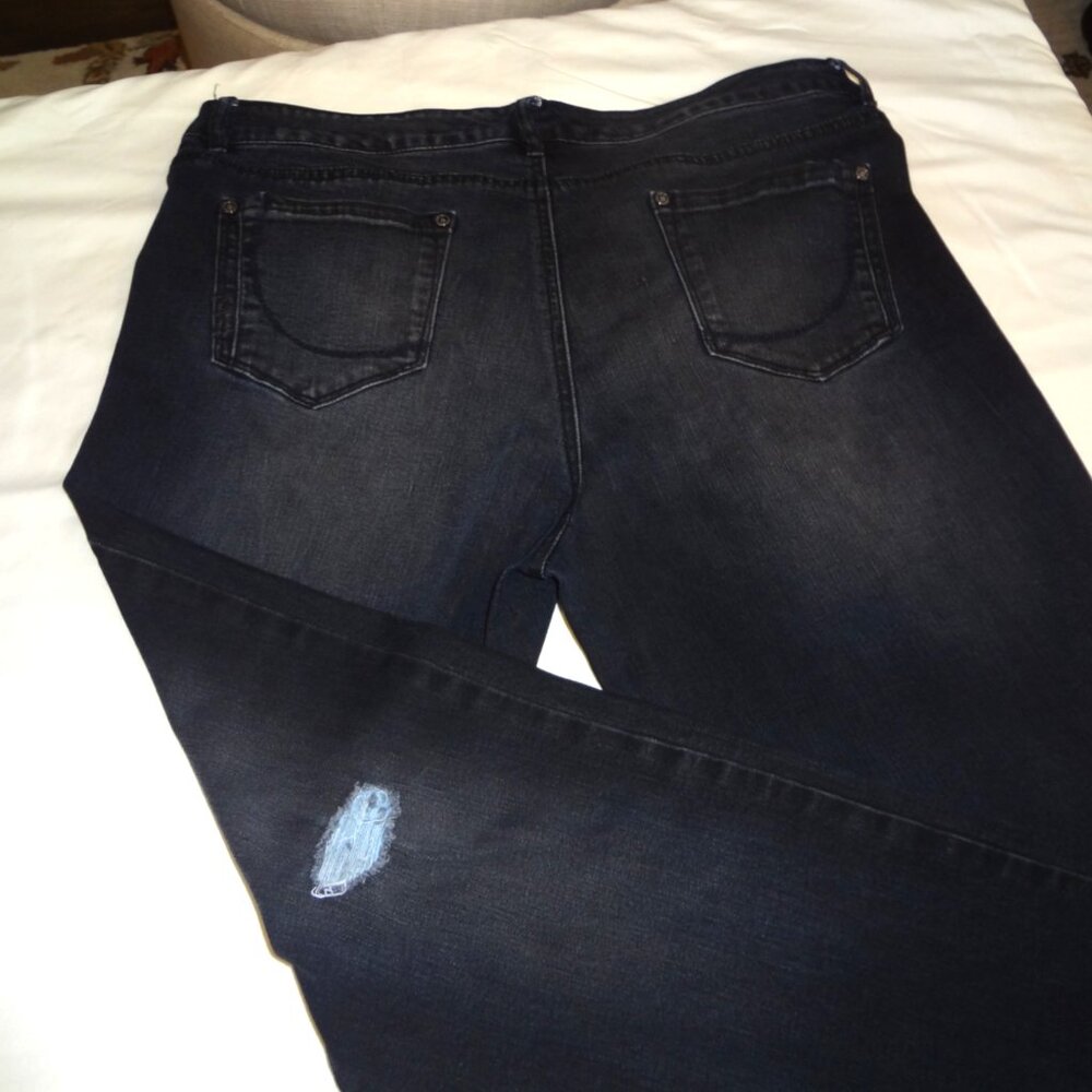 Code Bleu Maya Almost Black (Deep Deep Navy) Dist… - image 3